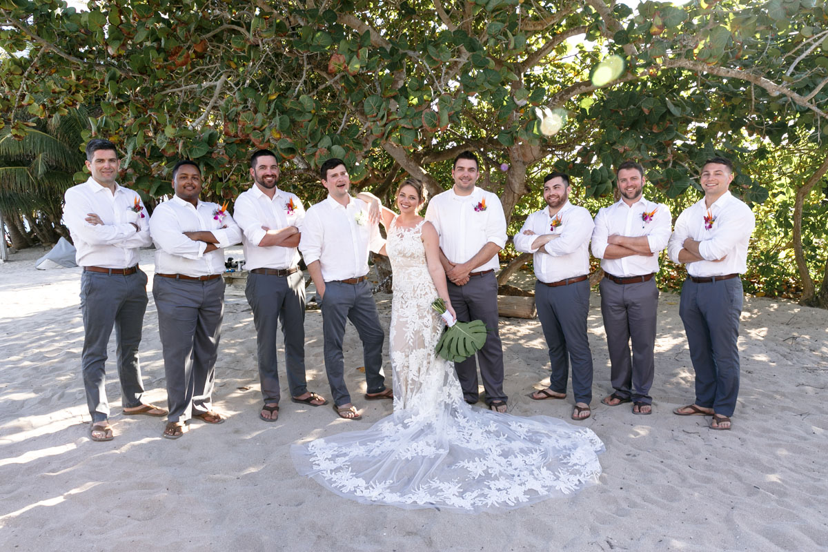 BlueVenadoNewlywedsPoseWithWeddingParty