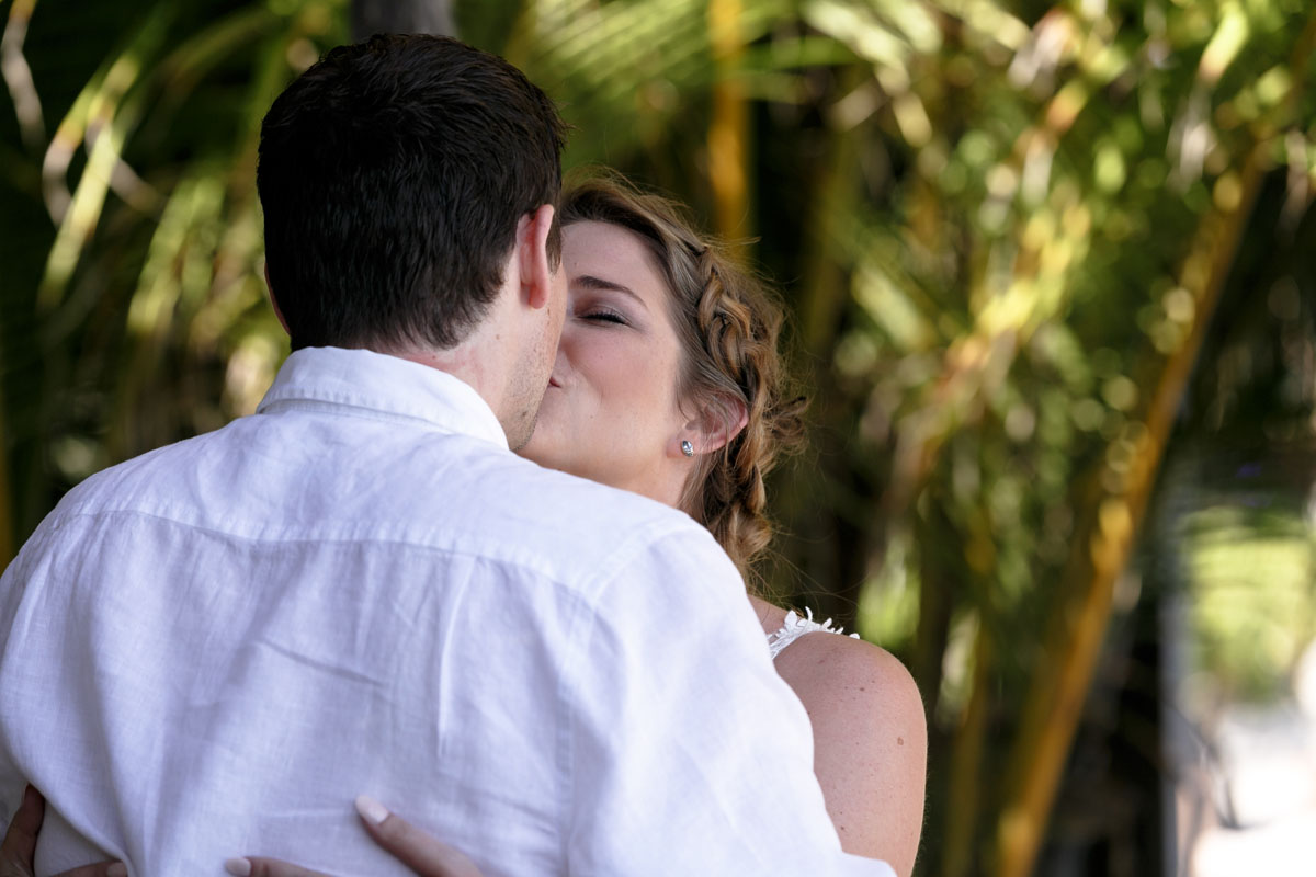 WeddingCoupleKissAtFirstLook