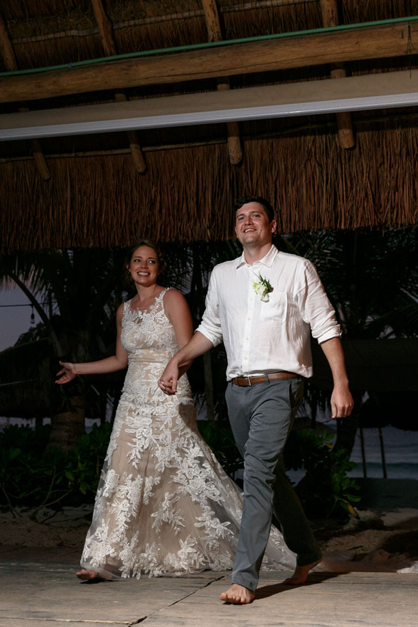 NewlywedsWalkIntoReception