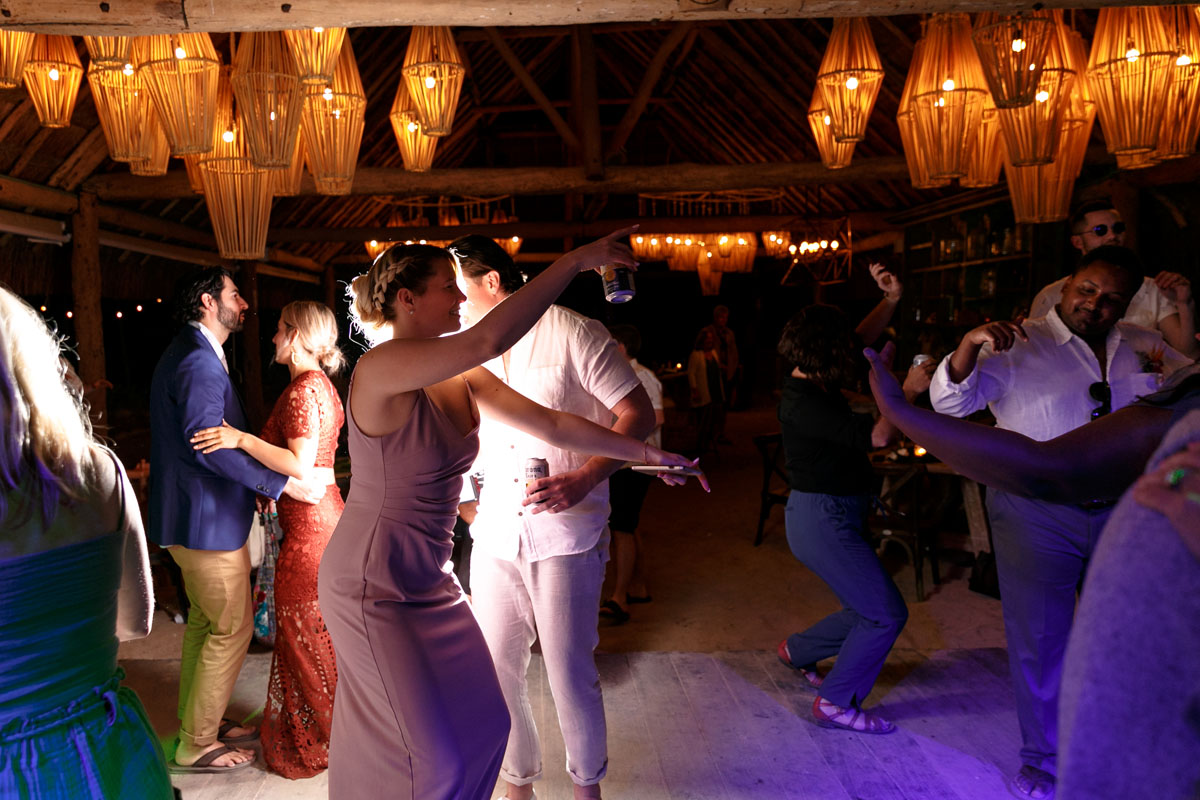 RockingReceptionDanceMoves