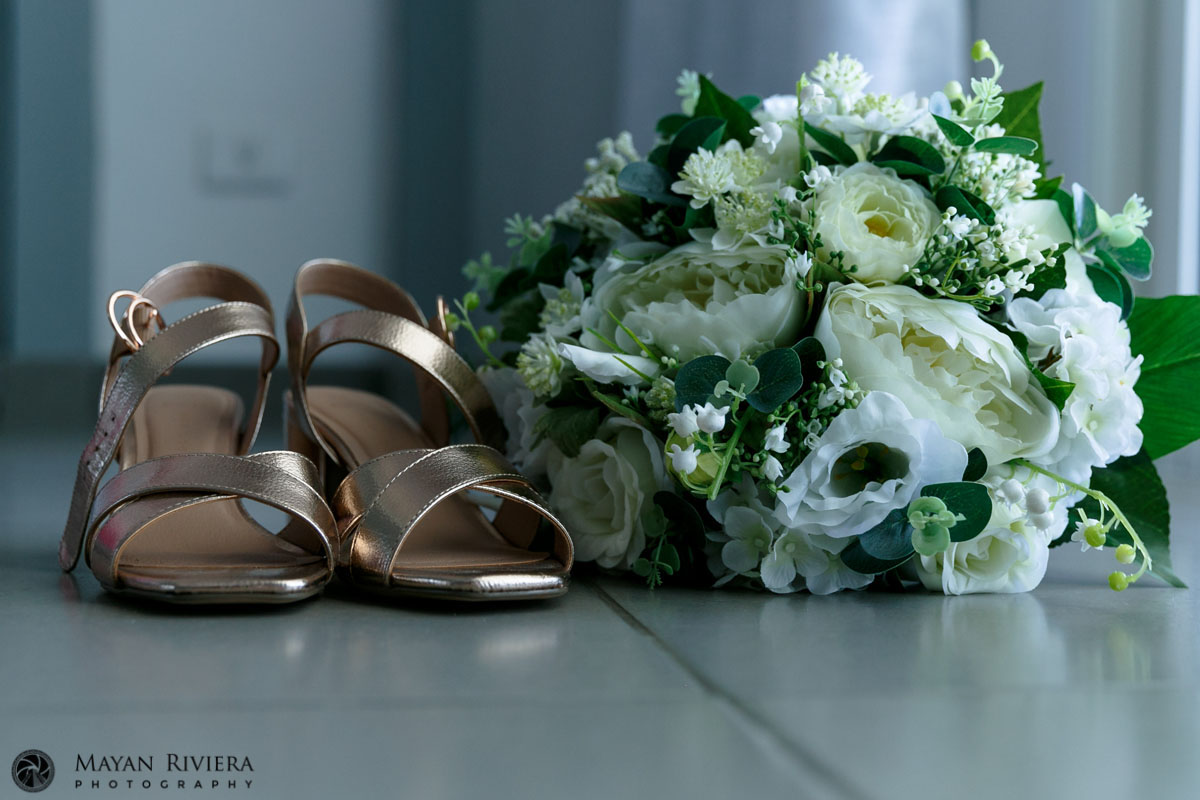 BridalBouquetAndHeels