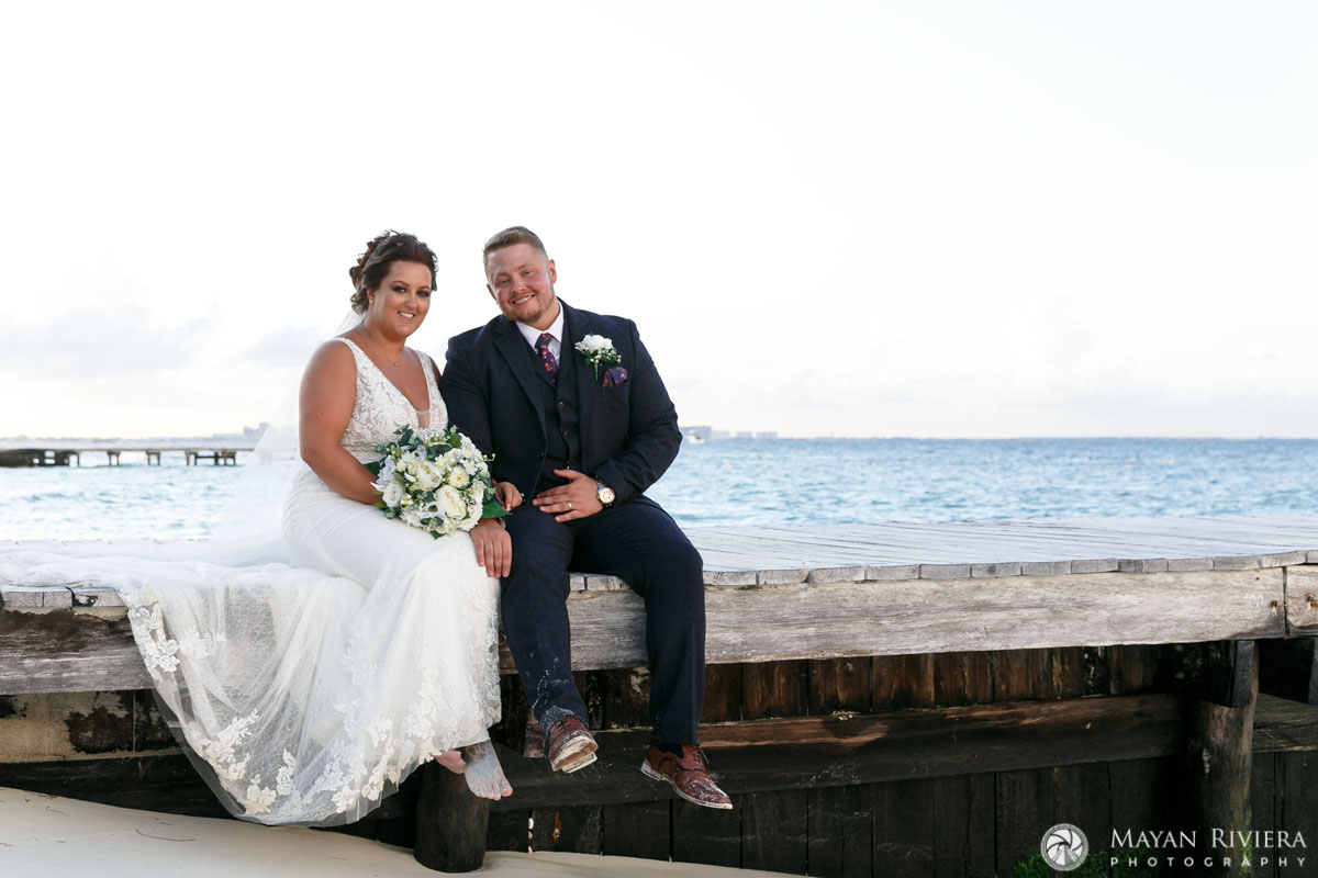 RiuCancunNewlywedsPoseOnPier