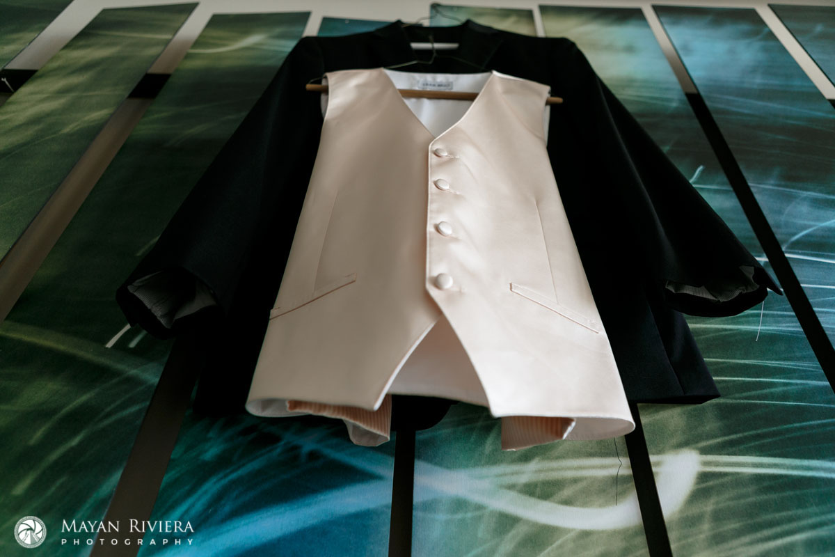 GroomRobiesWeddingOutfit