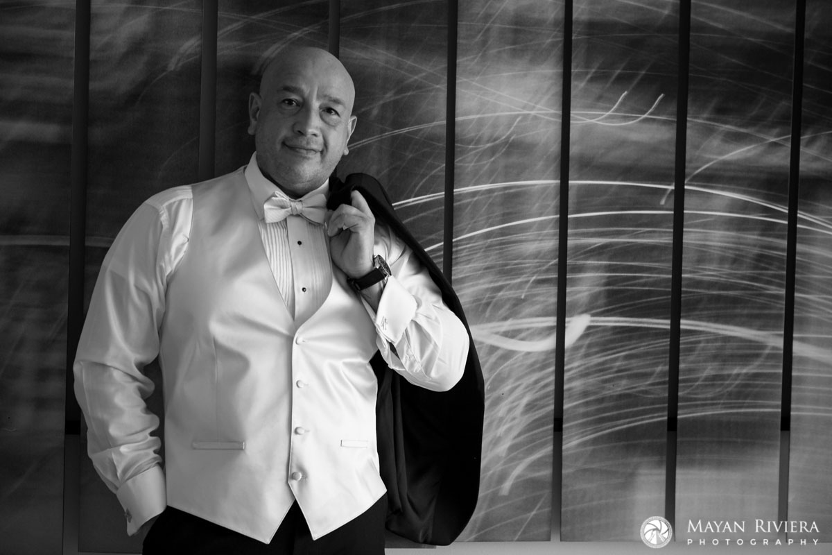 RoyaltonGroomRobiePosesByWall