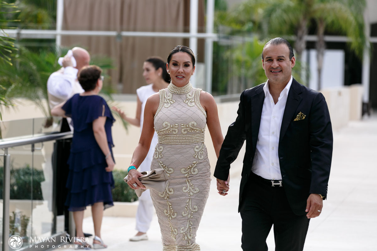 GuestsArriveAtWedding