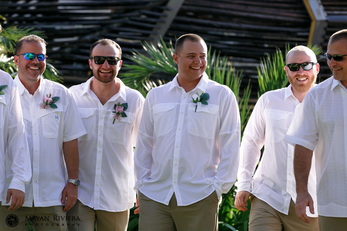 RoyaltonGroomWithGroomsmenLaughing
