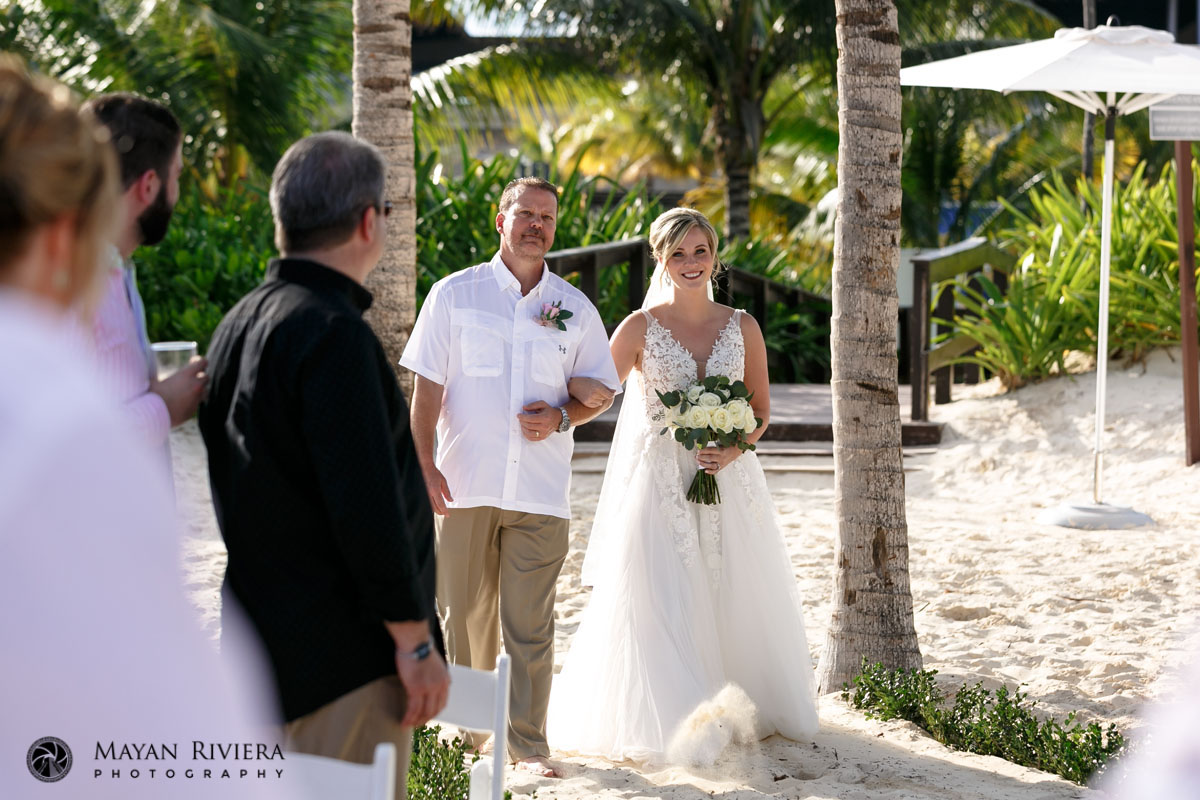 RoyaltonBrideWalksInWithDad