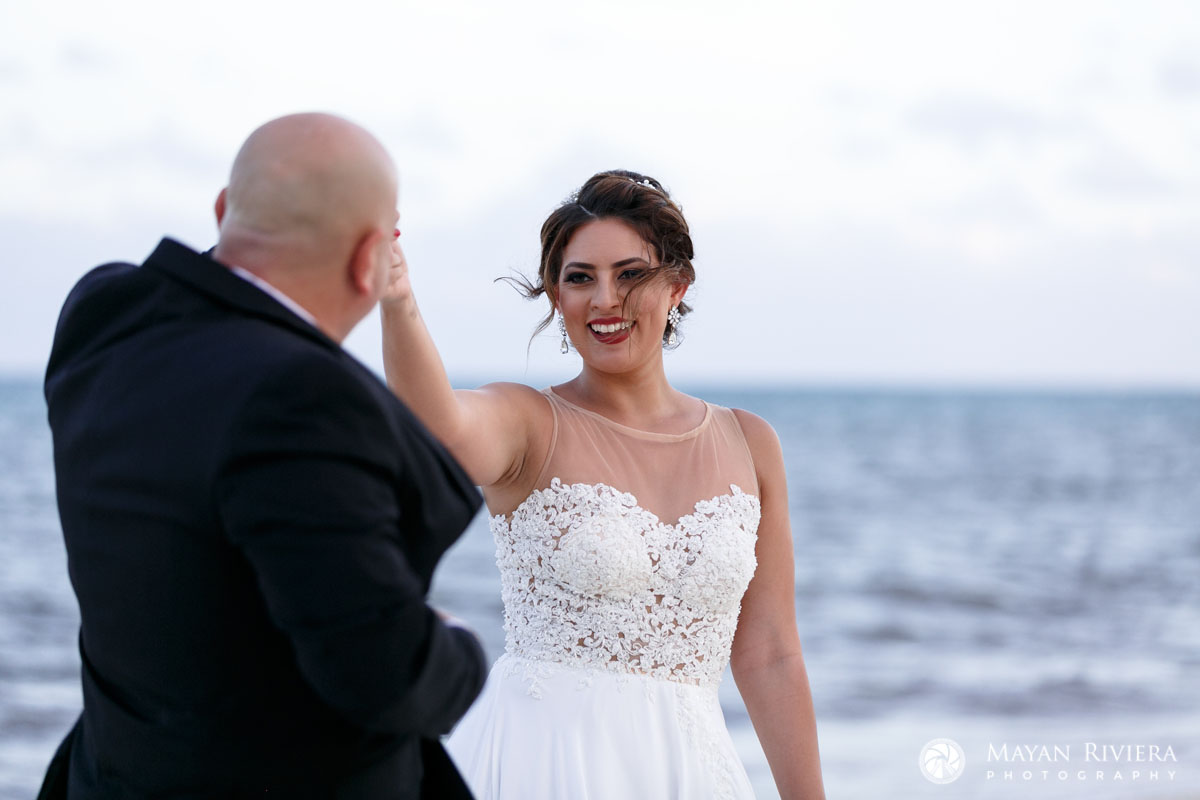 NewlywedsDanceOnBeach