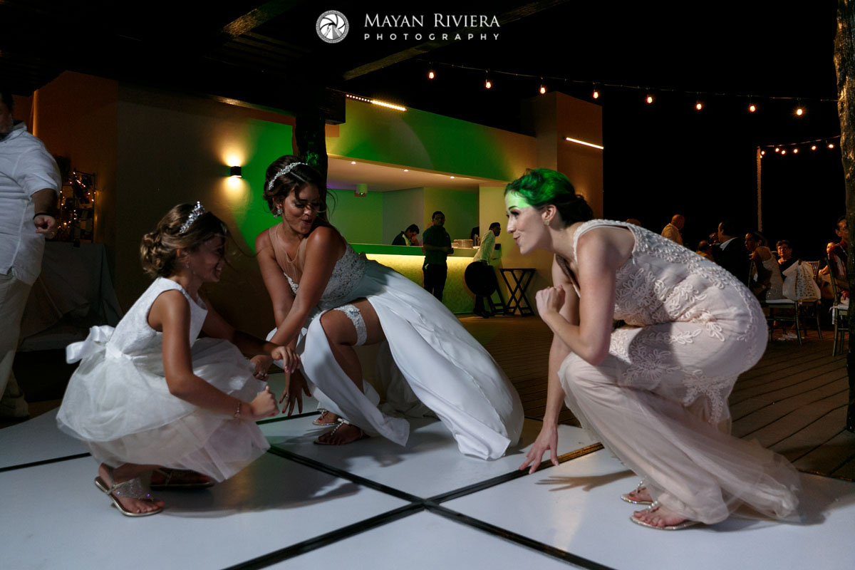 RockingReceptionDanceMoves