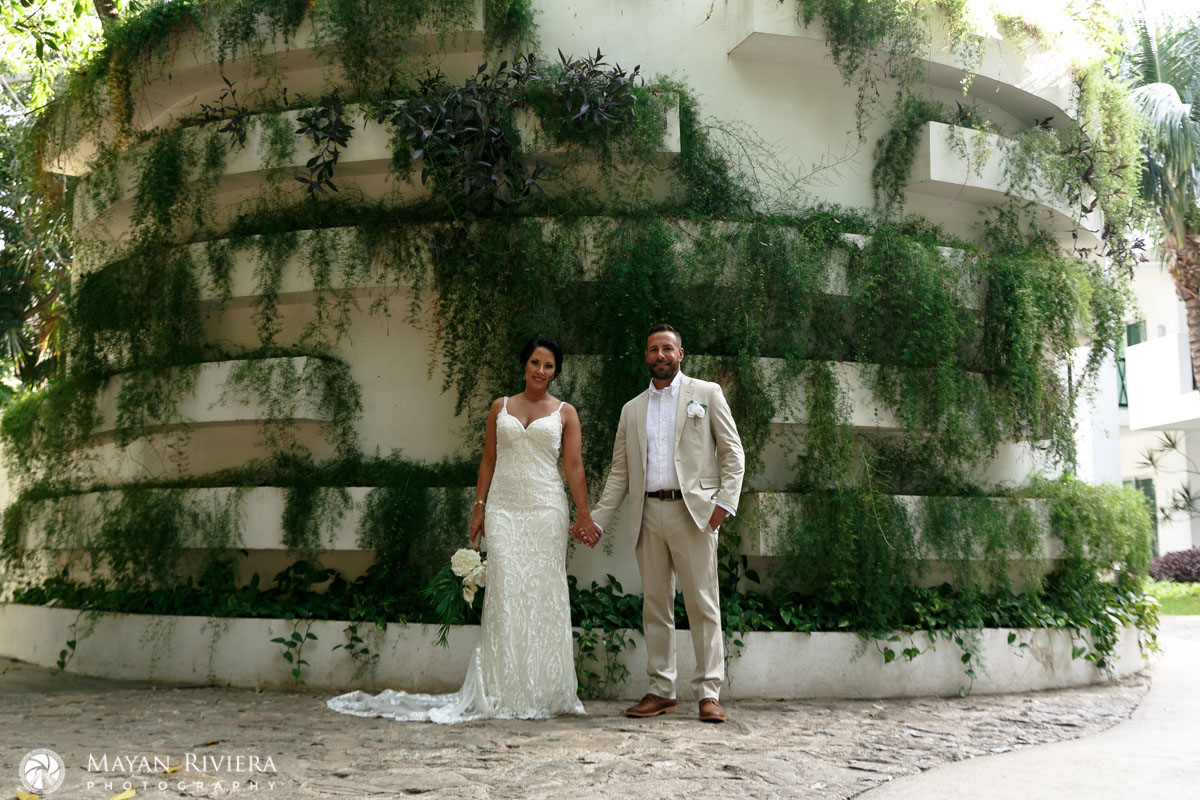 AzulFivesWeddingCouplePoseBySculpture