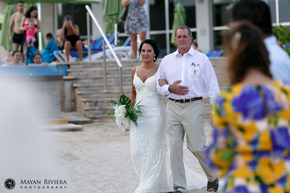 AzulFivesBrideArrivesWithDad