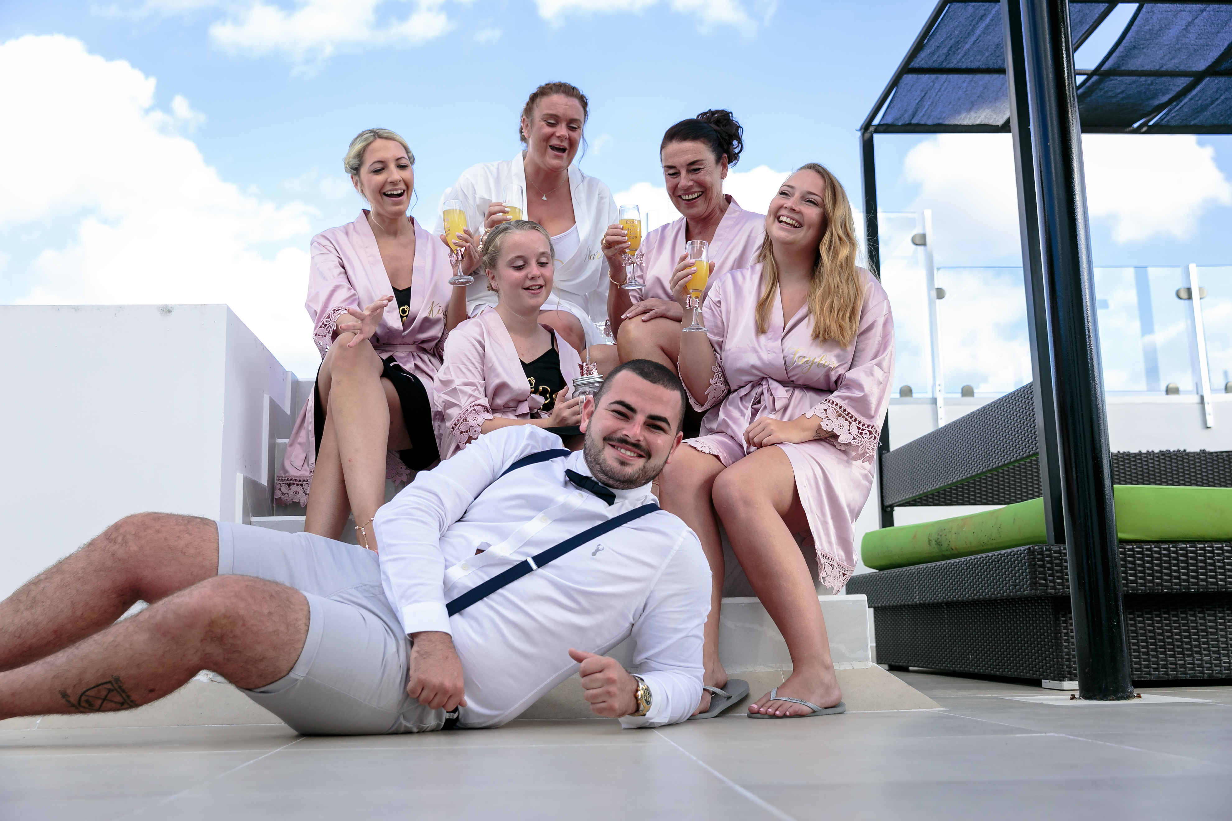 TheFivesAzulBeachGettingReadyBeverages