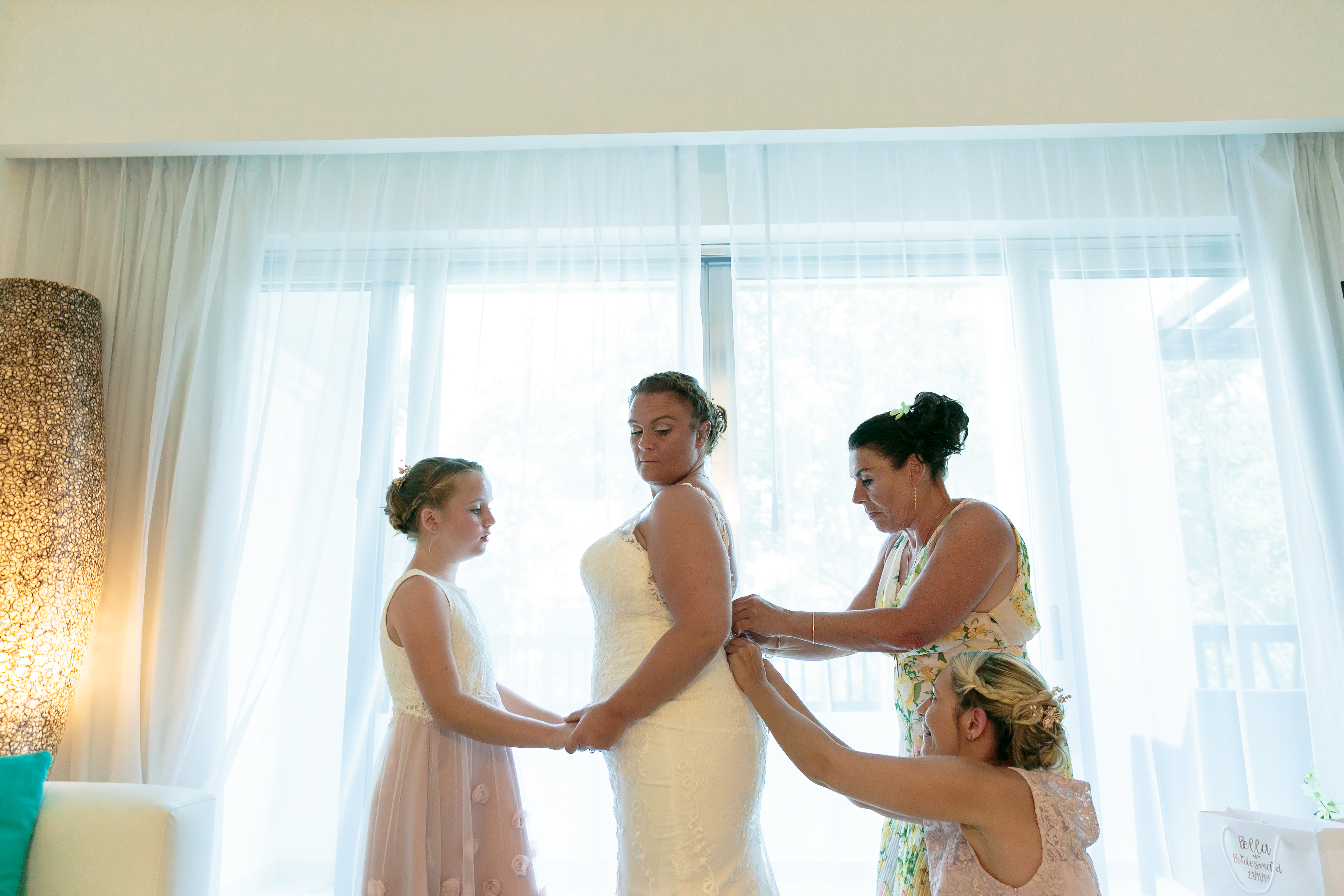 TheFivesAzulBeachBrideGettingReady