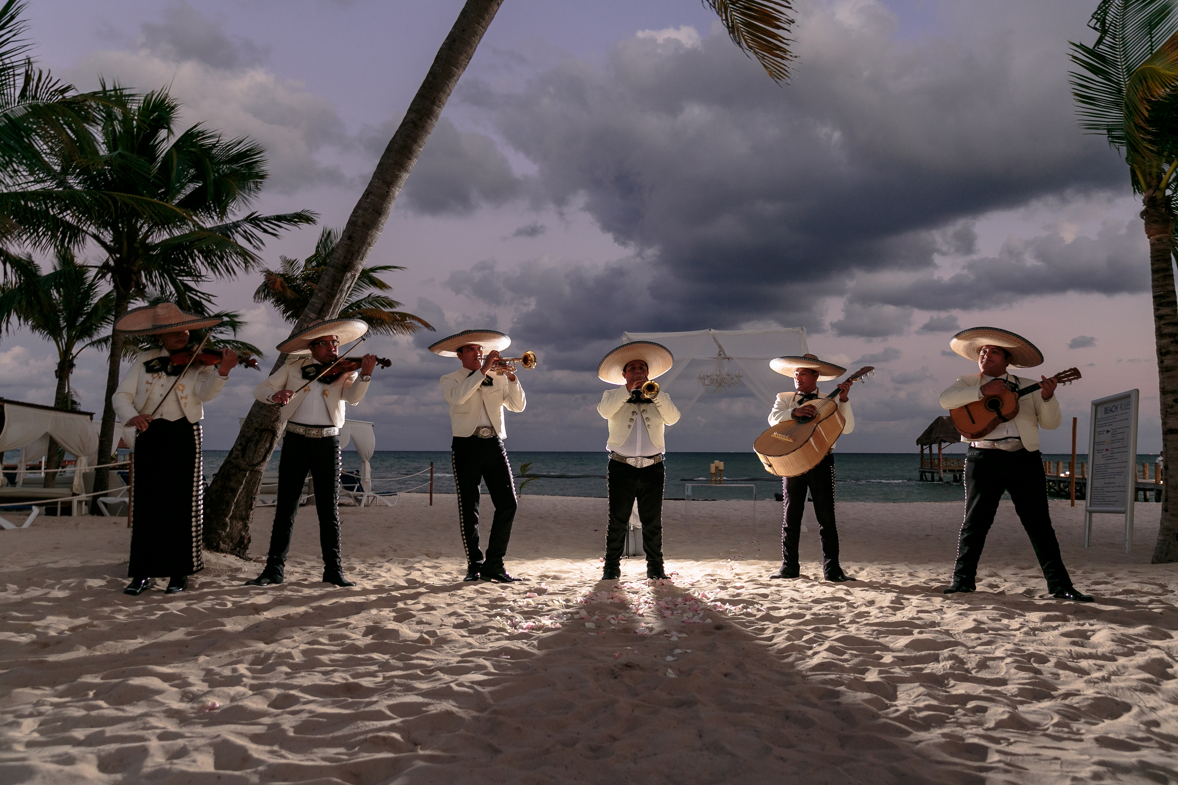 AzulBeachMariachis