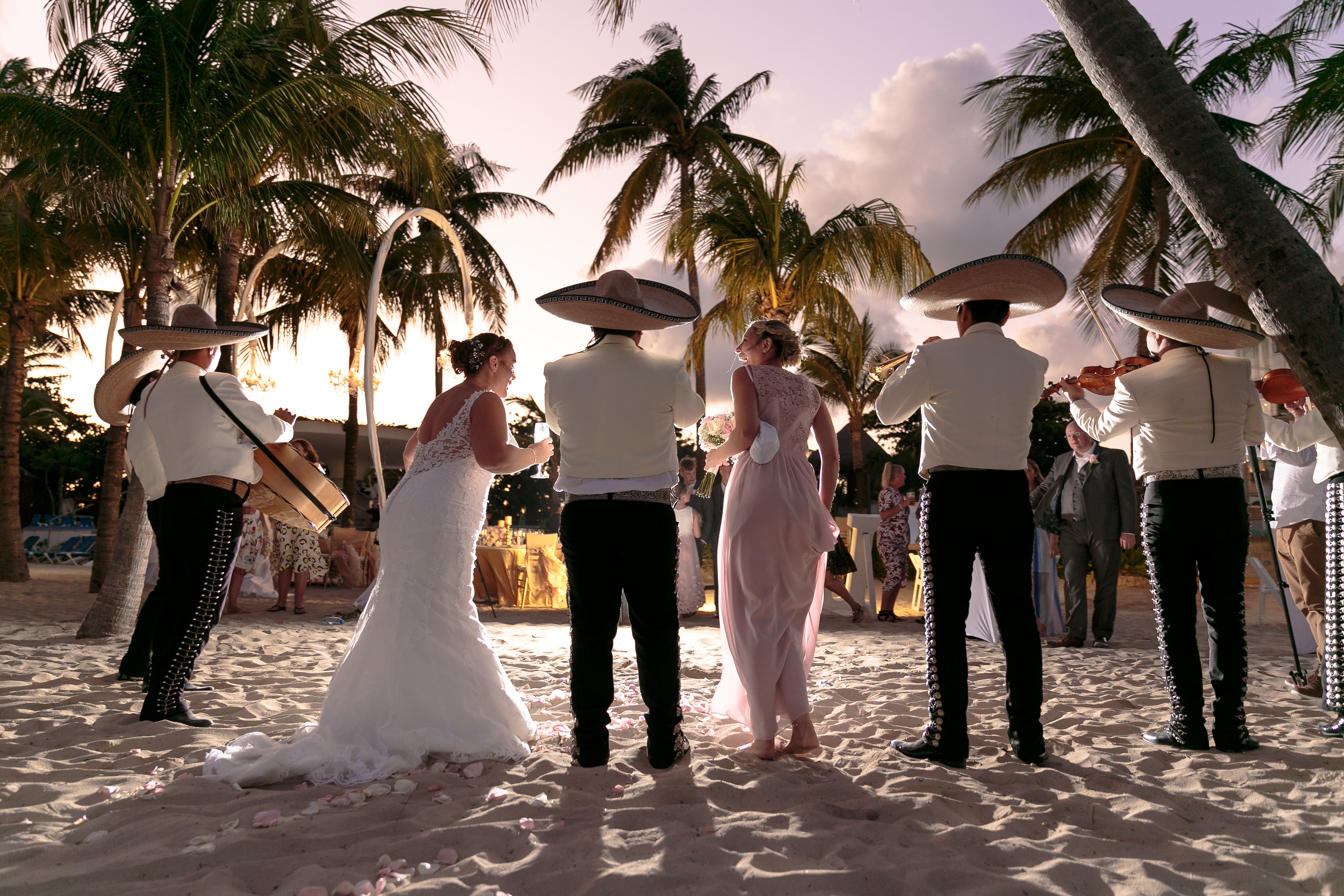 BrideWithAzulBeachMariachis