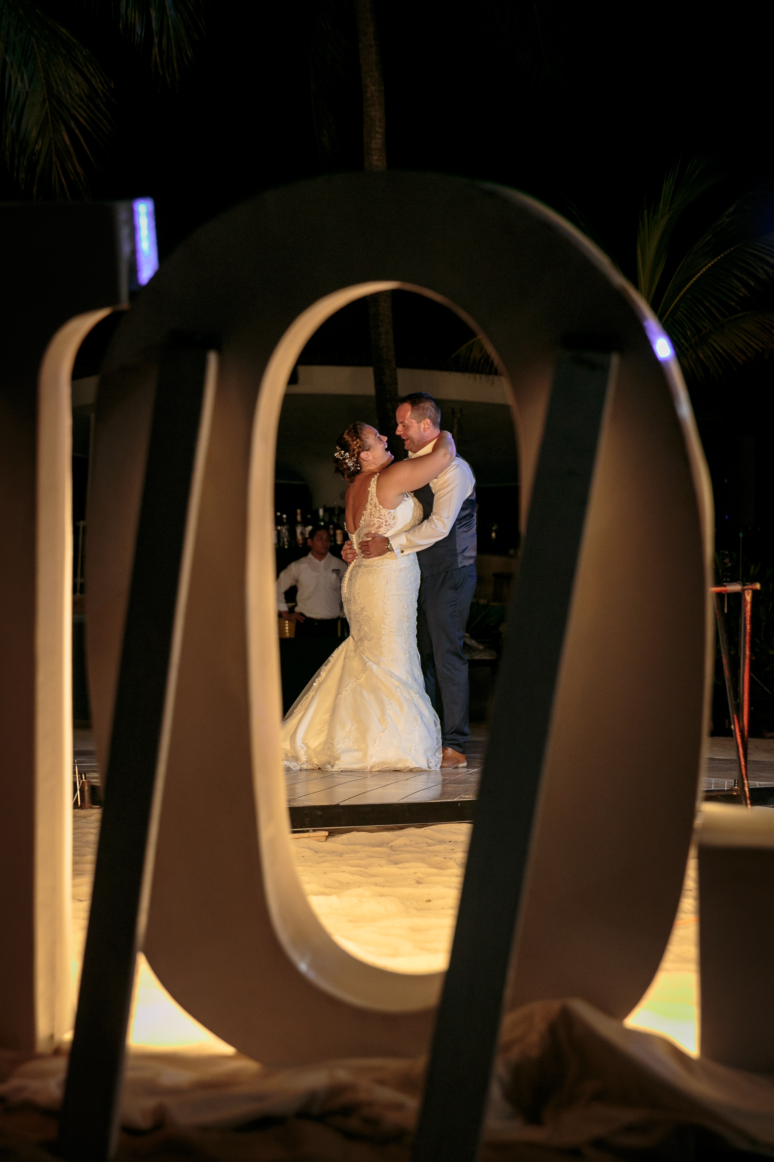 AzulBeachNewlywedsFirstDance