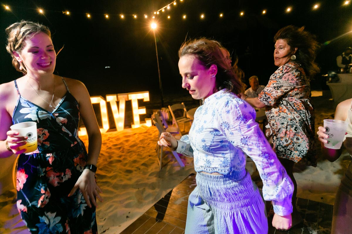 RockingReceptionDanceMoves