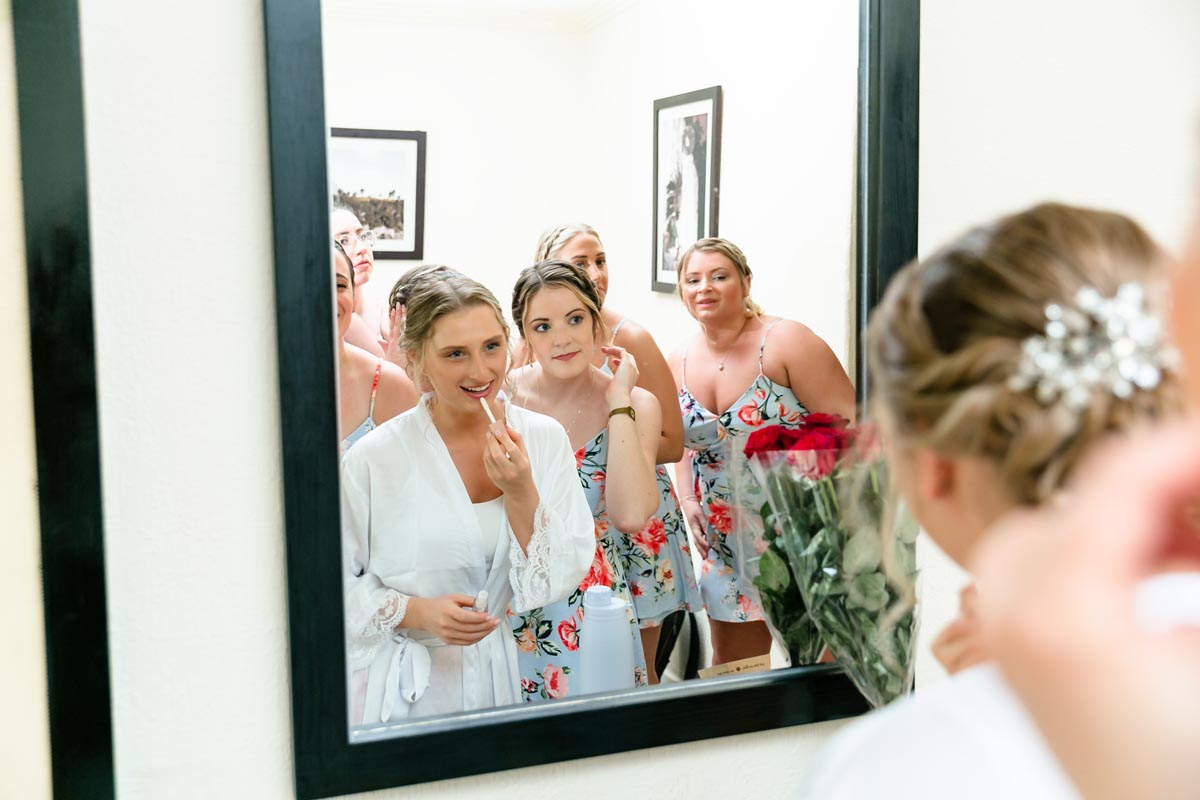 SandosPlayacarBrideKelseyGettingReady