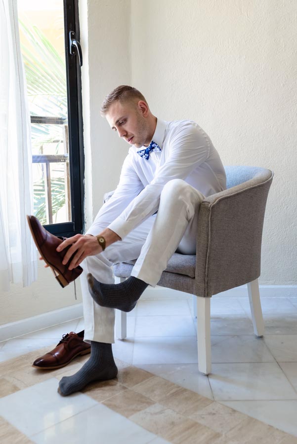 SandosPlayacarGroomGettingReady