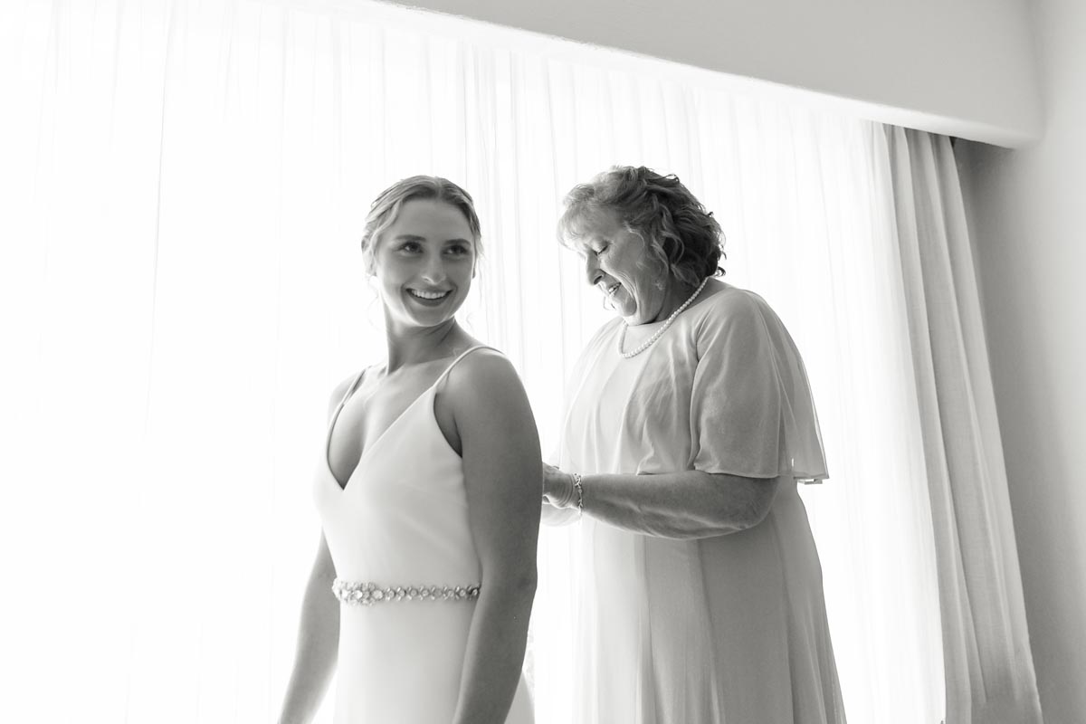 SandosPlayacarBrideGettingReady