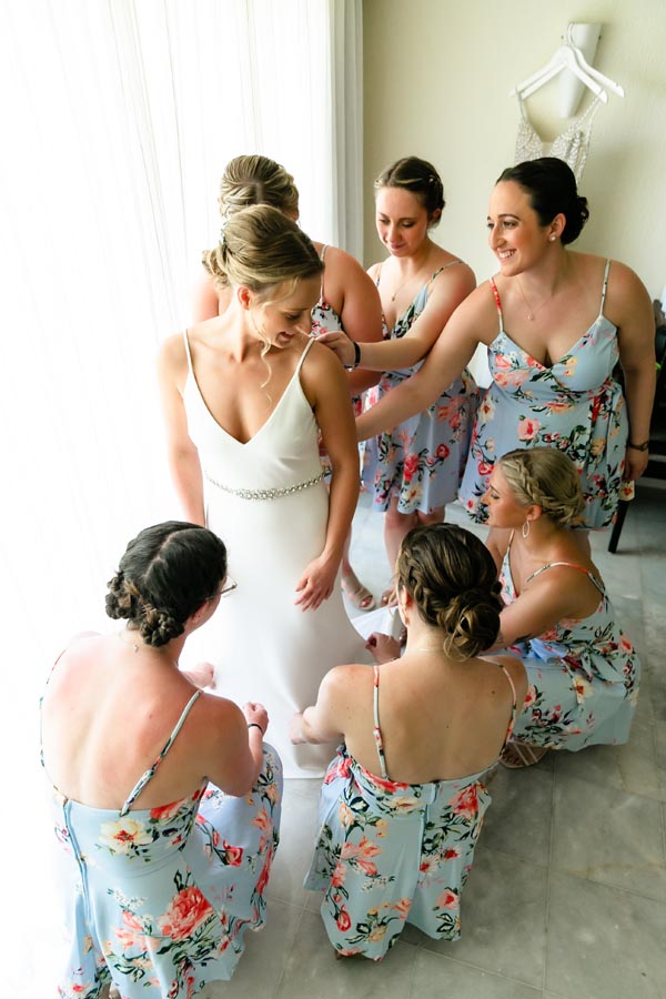 SandosPlayacarBrideGettingReady