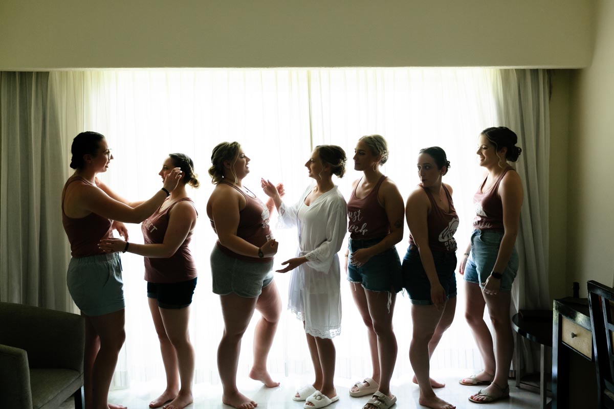 SandosPlayacarBrideKelseyWithBridesmaids