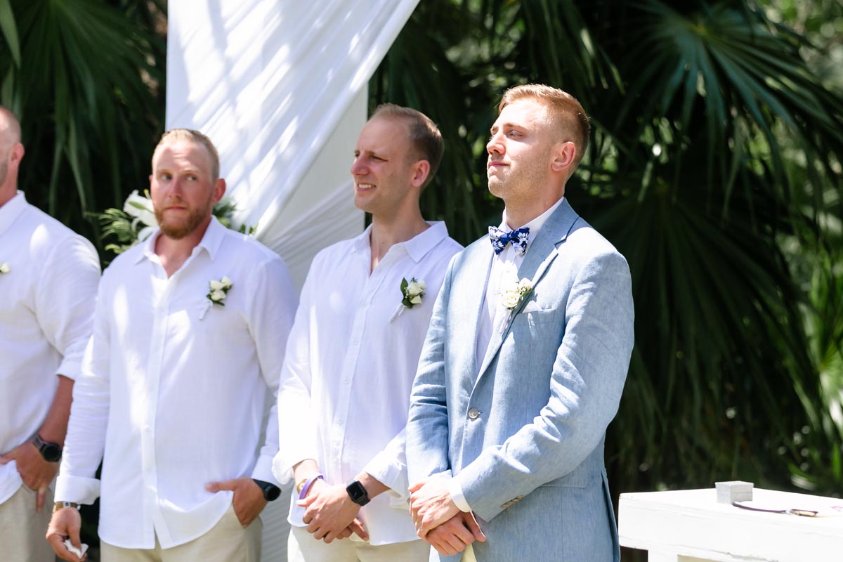 SandosPlayacarGroomAndWeddingPartyAwaitBride