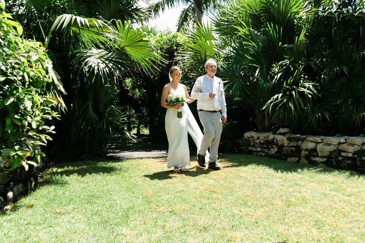 SandosPlayacarBrideKelseyWalksInWithDad